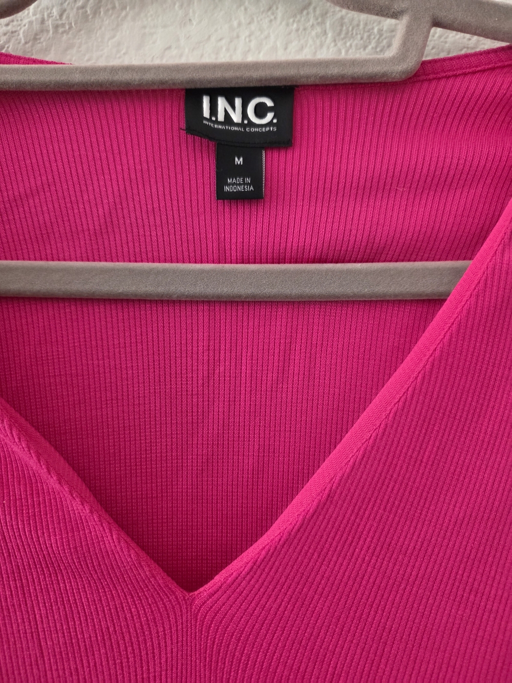 INC International Concepts Fuchsia V-Neck Long Sleeve Top - Picture 3 of 3